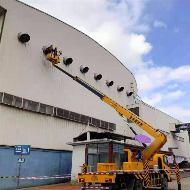 黄冈高空作业车出租服务：专业广告牌安装解决方案